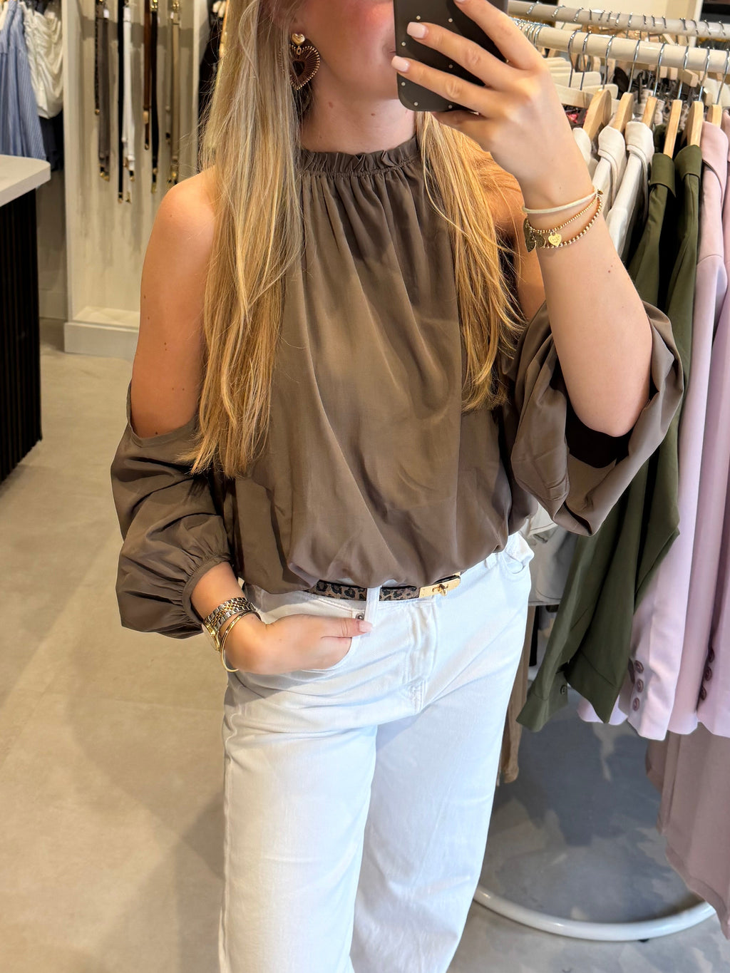 Open shoulder top - Bruin