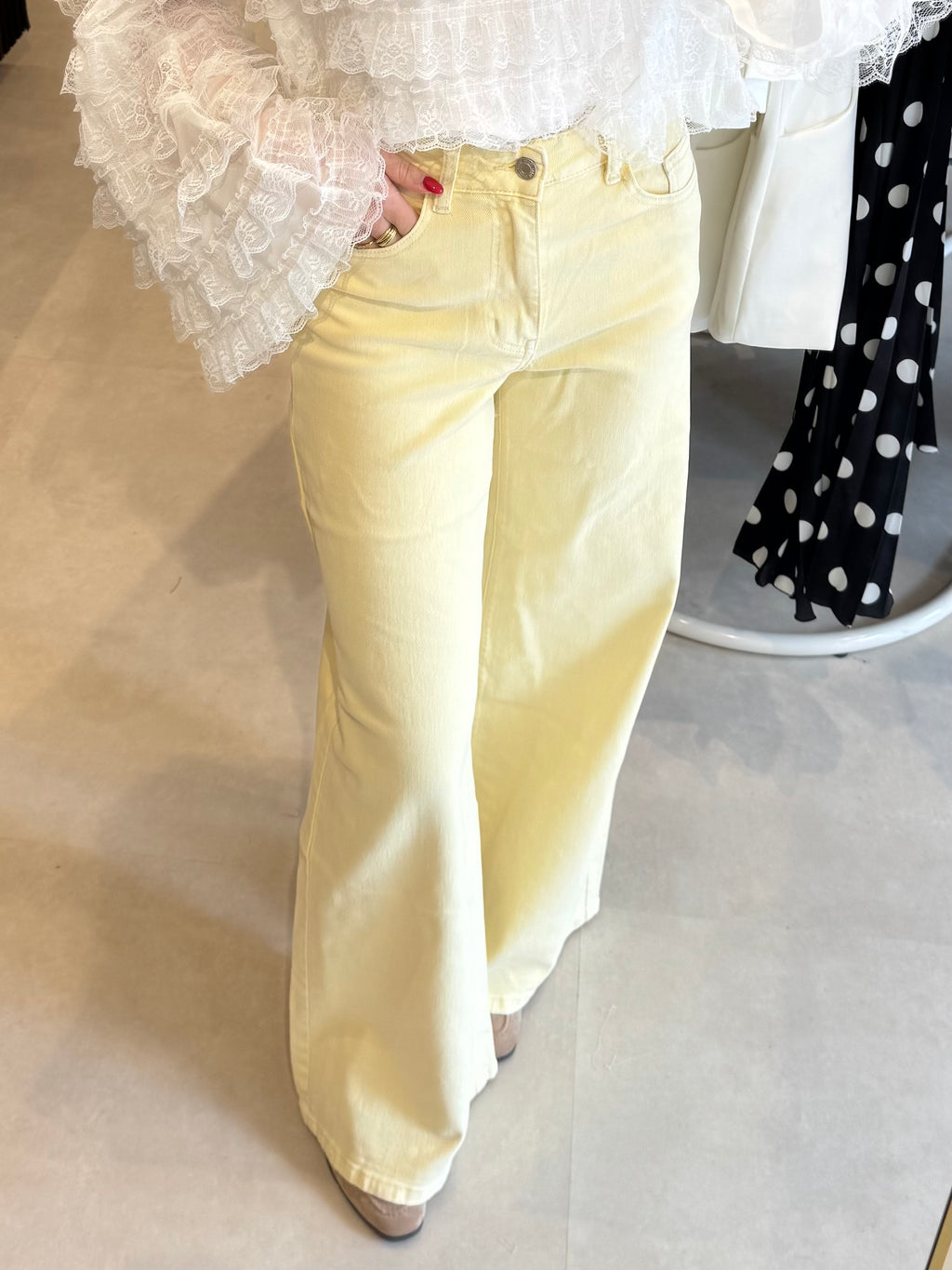 Wide leg jeans - Lichtgeel