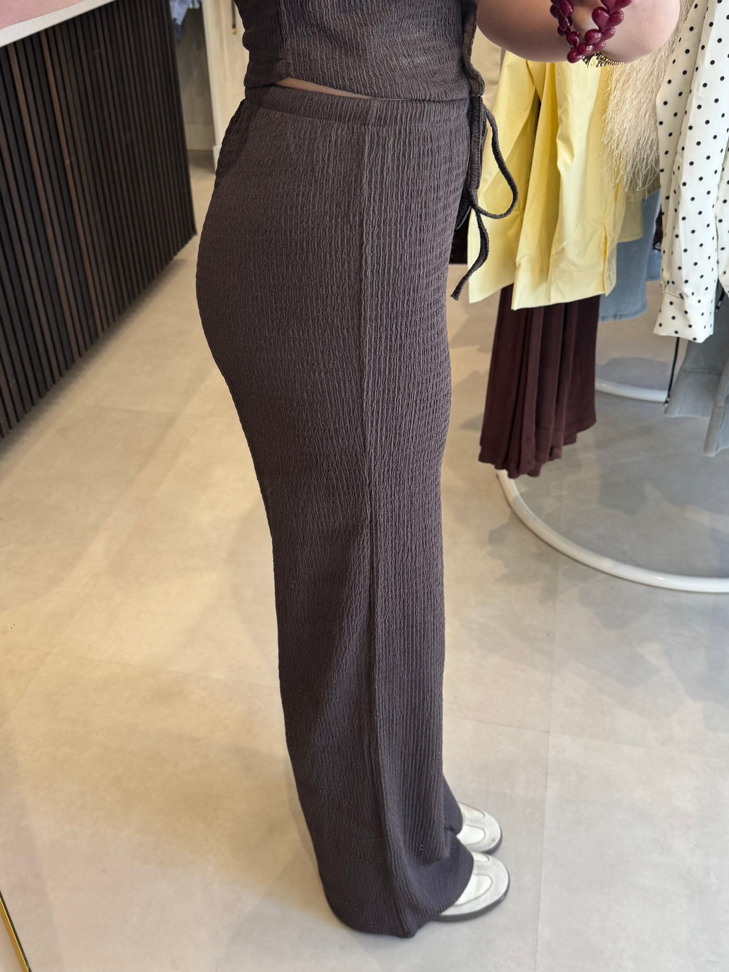 Wijde broek met structuur - Bruin