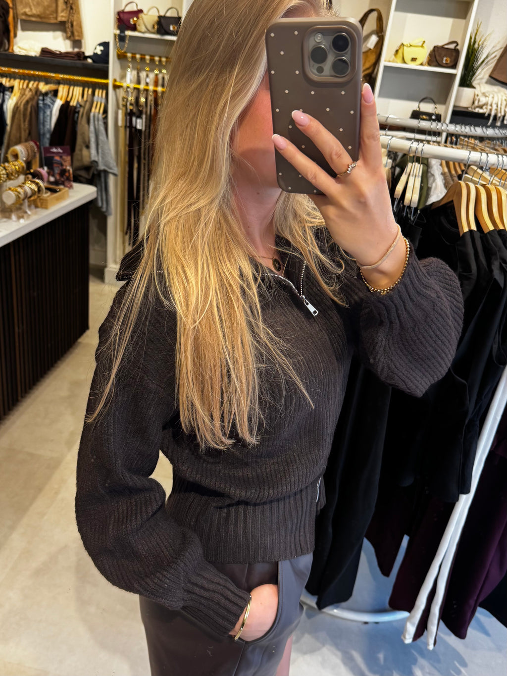 Gebreid vest met kraag - Donkerbruin
