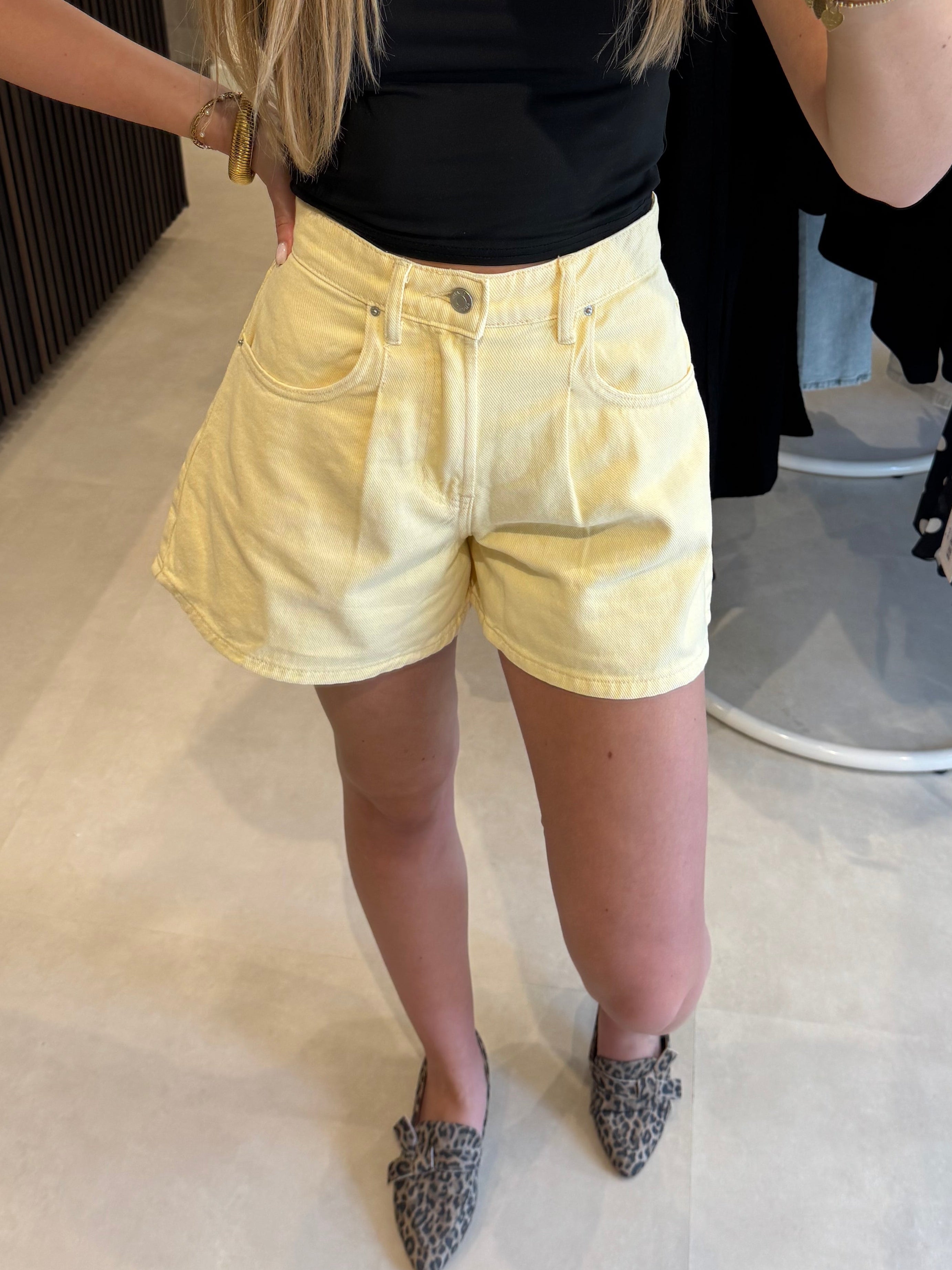 Denim short - Lichtgeel