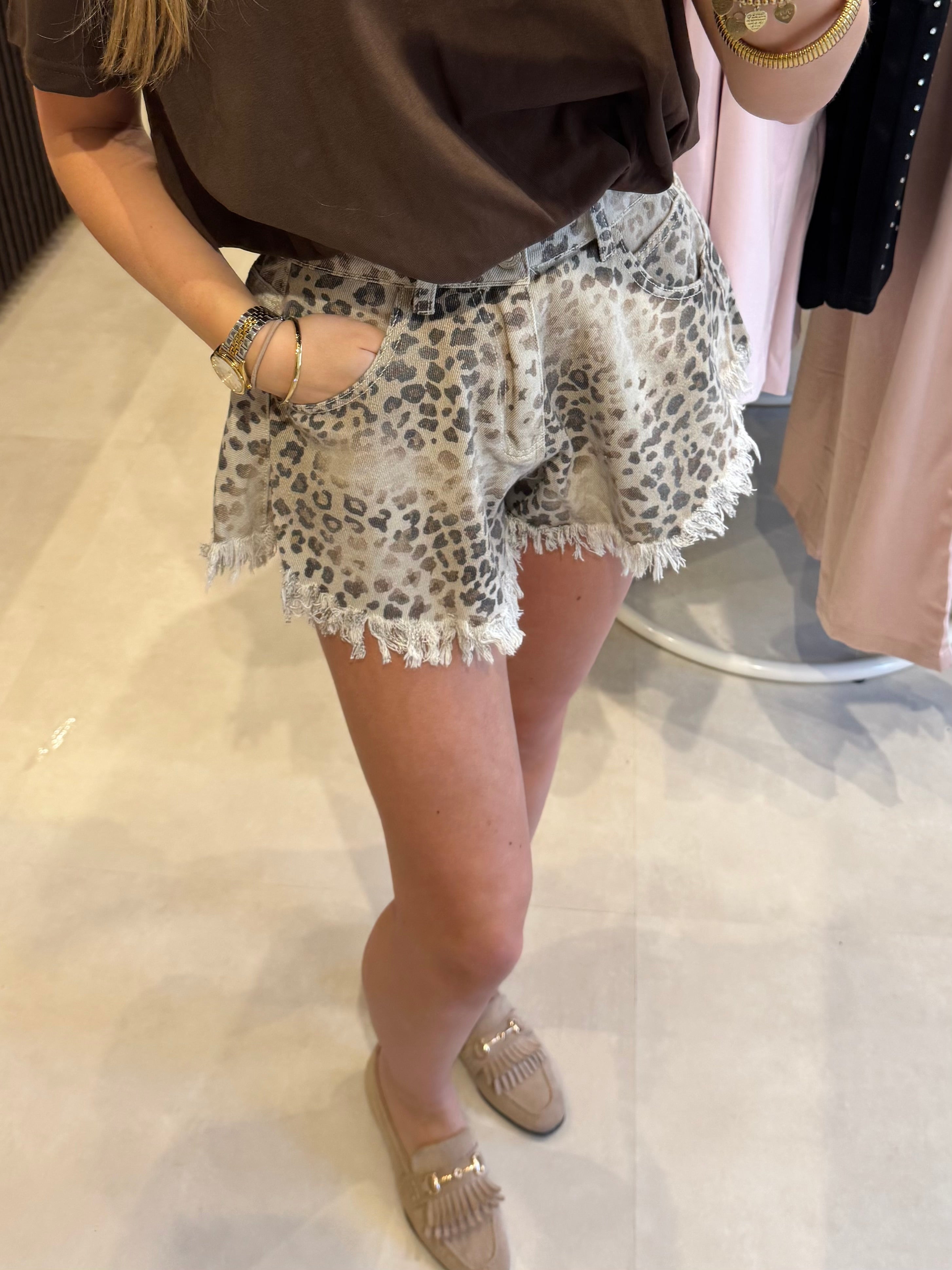 Leopard short